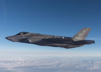 Hollanda ilk F35A savaş uçağını görkemli törenle teslim aldı