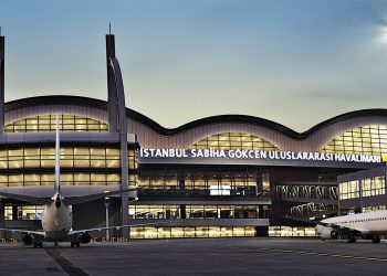 Sabiha Gökçen’de uçak manzaralı düğün