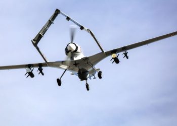 Poroşenko TB2’nin test uçuşunu yerinde izledi