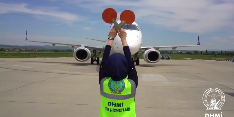 “Sizinle geleceğe uçuyoruz”