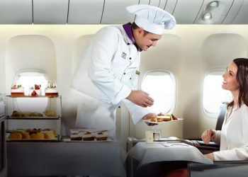 Uçakta pilotlar yolcularla aynı yemeği mi yer?