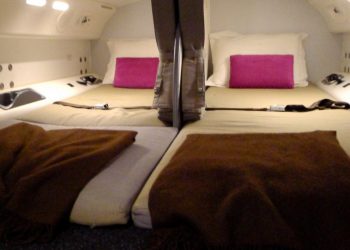 Kokpit ve kabin ekibi uçakta nerede uyuyor?