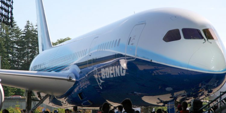 “Boeing 787 Dreamliner hatalı üretildi”