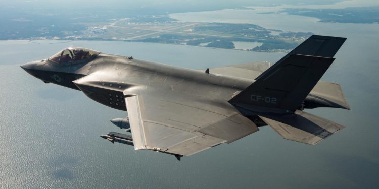 Japonya F-35 siparişlerini iptal edecek mi?