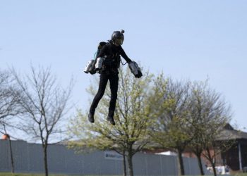 İngiliz askerler ‘sırt roketi’ ile uçacak