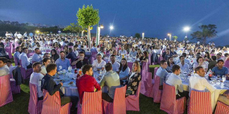 SunExpress’ten 1000 kişilik dev İftar yemeği