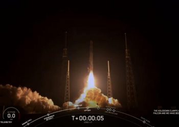 Dragon kargo mekiği başarıyla fırlatıldı