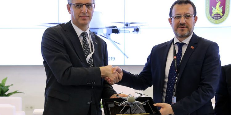 Döner kanatlı vurucu İHA Kargu teslim edildi