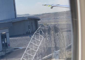 Uçağın çarptığı “direk” araştırılıyor