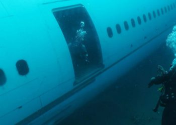 Saros’ta batırılan uçağa ilk dalış yapıldı