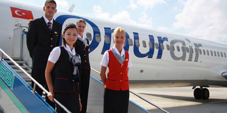 Onur Air kabin memuru arıyor