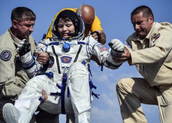 204 gün sonra Dünya’ya döndüler