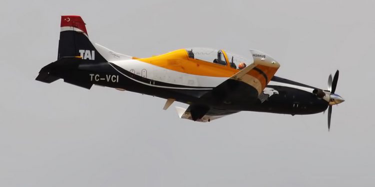 Hürkuş geleceğin savaş pilotlarıyla buluştu