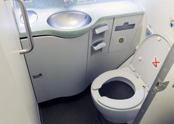 Uçaklardan tuvalet kalkabilir mi?