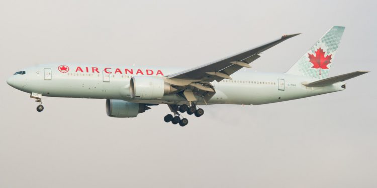 Türbülansa girdi, 37 yolcu yaralandı