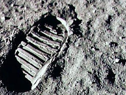 NASA ‘Ay Programı’nı neden askıya aldı?