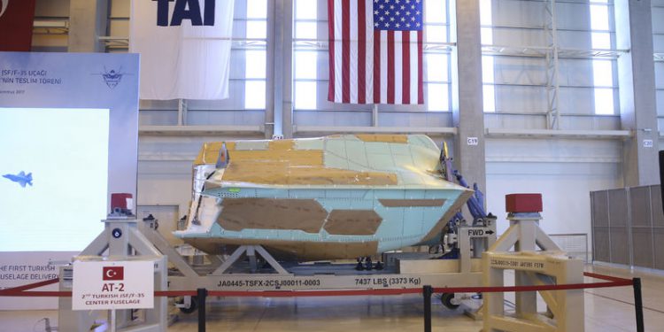 Türk şirketler F-35 için hangi parçaları üretiyor?