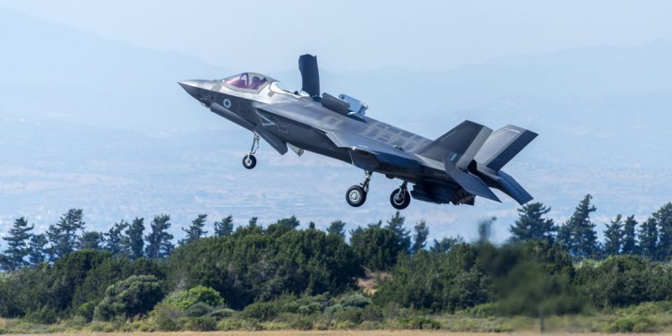 İngiliz F-35’ler Güney Kıbrıs’tan ayrıldı
