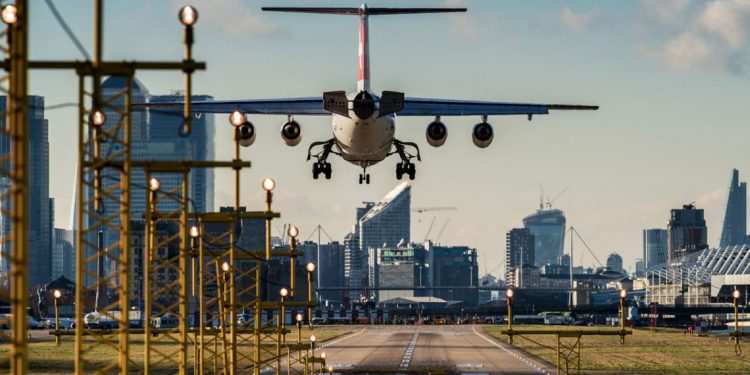 Uçakta olay çıkaran yolcuya 600 bin TL ceza