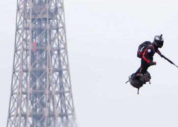 Uçan kaykayla Manş Denizi’ni geçecek