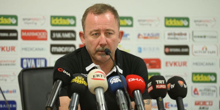 Beşiktaşlı pilottan Sergen Yalçın’a jest!