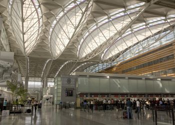 Havalimanında plastik su şişeleri yasaklandı?