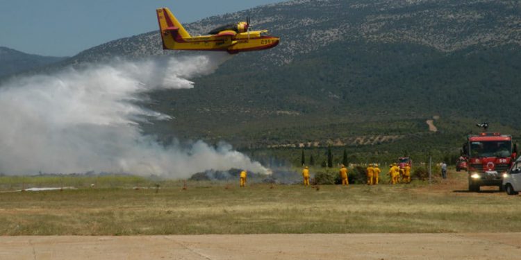 THK’nın yangın uçakları tatbikat yaptı!