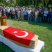 Ukraynalı pilot Türk bayrağı ile uğurlandı