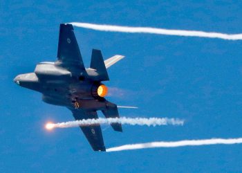 Savaş uçağında büyük rekabet: Su-35 mi, F-35 mi?