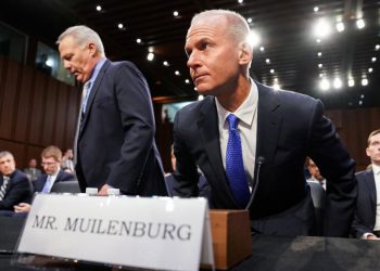 Boeing CEO’su özür diledi