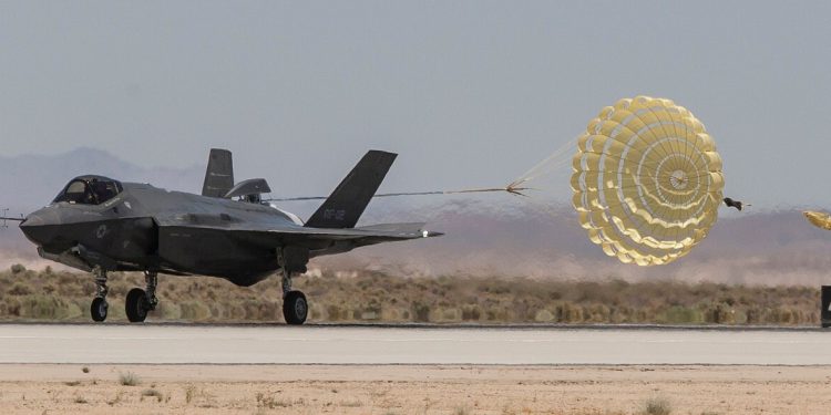 F-35A kuyruk paraşütü sorunu mu yaşıyor?