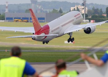 Hindistan 5 yılda 100 havalimanı inşa edecek