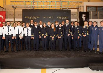 Er-Ah’tan mezun olan Emniyet ve THY pilotları brövelerini taktı