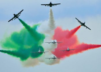 Frecce Tricolori nefesleri kesti