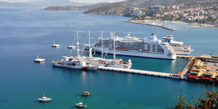 En fazla kruvaziyer gemisi Kuşadası’na yanaştı