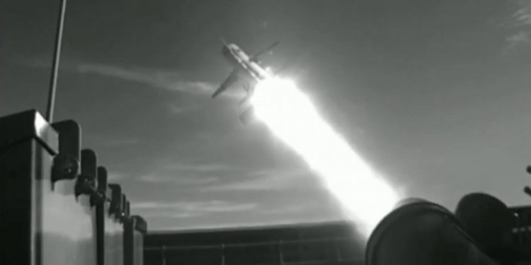 Atmaca milli gemimizden başarıyla fırlatıldı