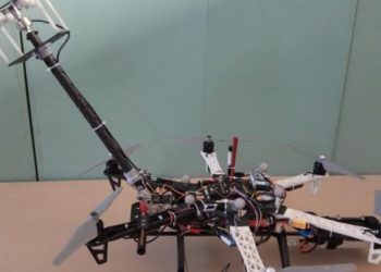 Gökdelenlerin camlarını “uçan robot” temizleyecek