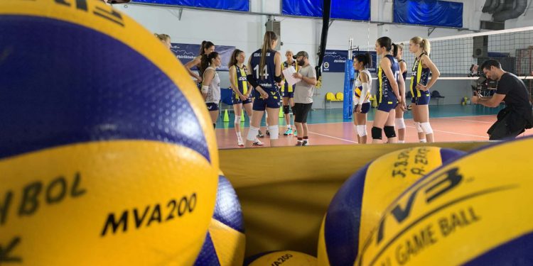 Corendon’dan Fenerbahçe’ye özel reklam