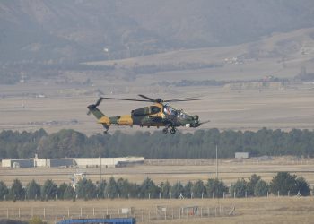 Yenilenen Atak helikopteri ilk uçuşunu yaptı