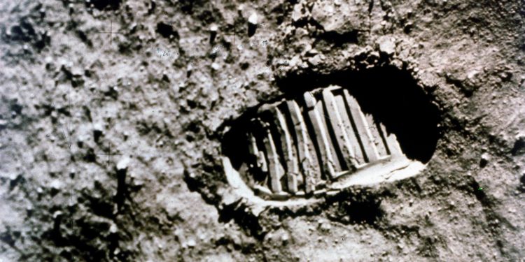 Ay’a yolculuk için geri sayım başladı