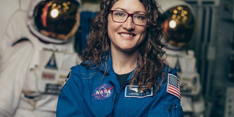 En uzun uzay uçuşu yapan kadın olacak
