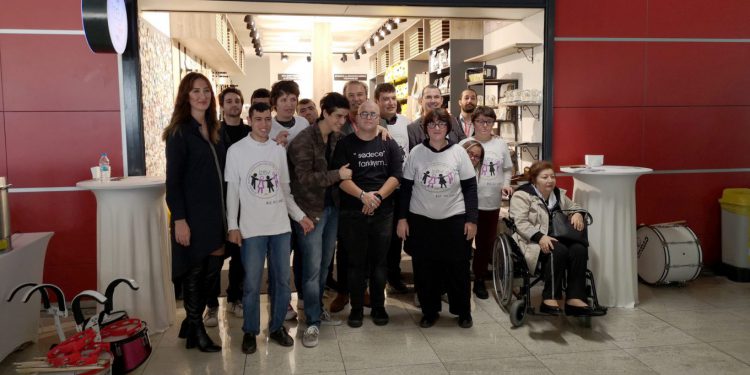 Sabiha Gökçen’den İZEV’e destek