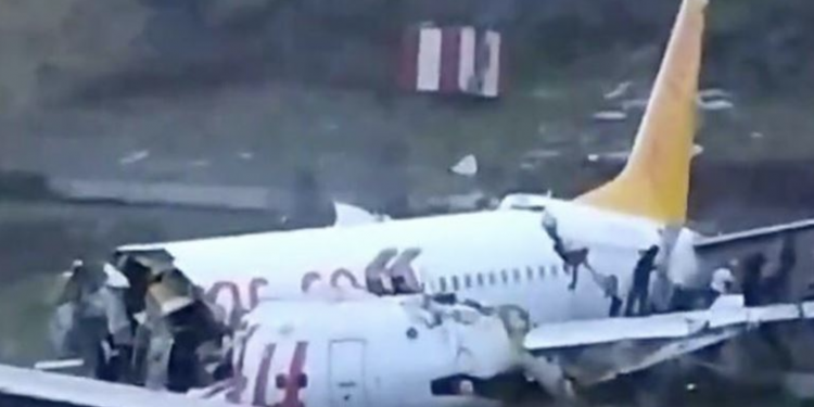 Sabiha Gökçen’de Pegasus uçağı pistten çıktı!