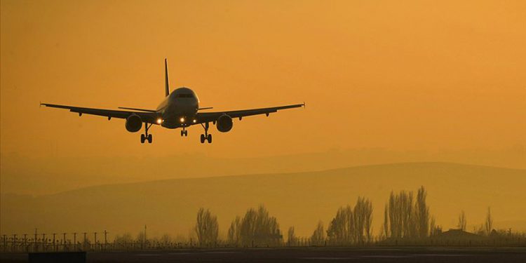 Tahran-İstanbul uçağı koronavirüs şüphesiyle Esenboğa’ya acil indi