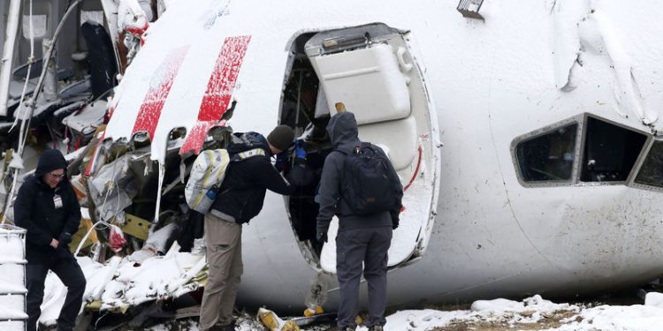 Kaza yapan uçak için ABD’den heyet geldi