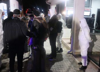 Yurt dışından gelenler yurtlara yerleştiriliyor