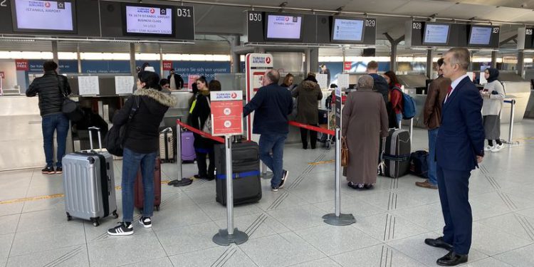 Avrupa’dan 2 bin 807 Türk vatandaşı getirildi