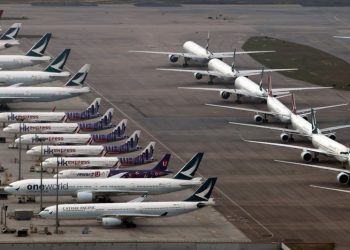 Küresel uçak trafiğinde rekor düşüş