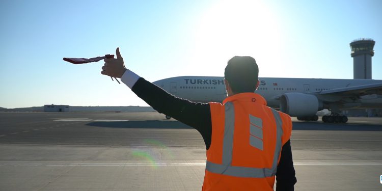 THY, 23 Nisan özel uçuşunun görüntülerini paylaştı