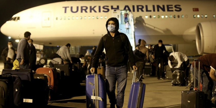 Katar’dan 454 Türk vatandaşı yurda getirildi